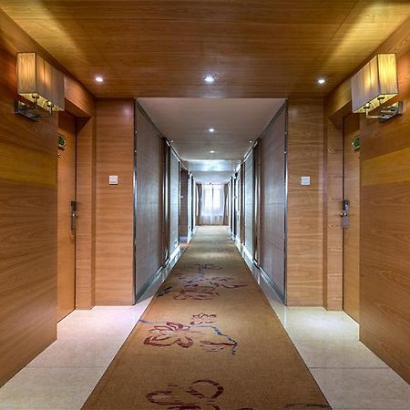 Vienna Hotel Guangzhou Airport Exteriör bild