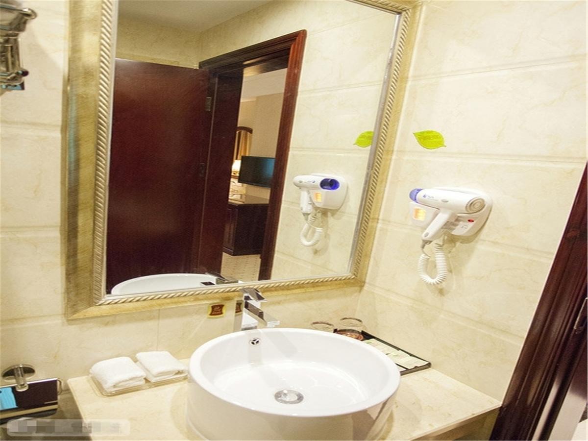 Vienna Hotel Guangzhou Airport Exteriör bild