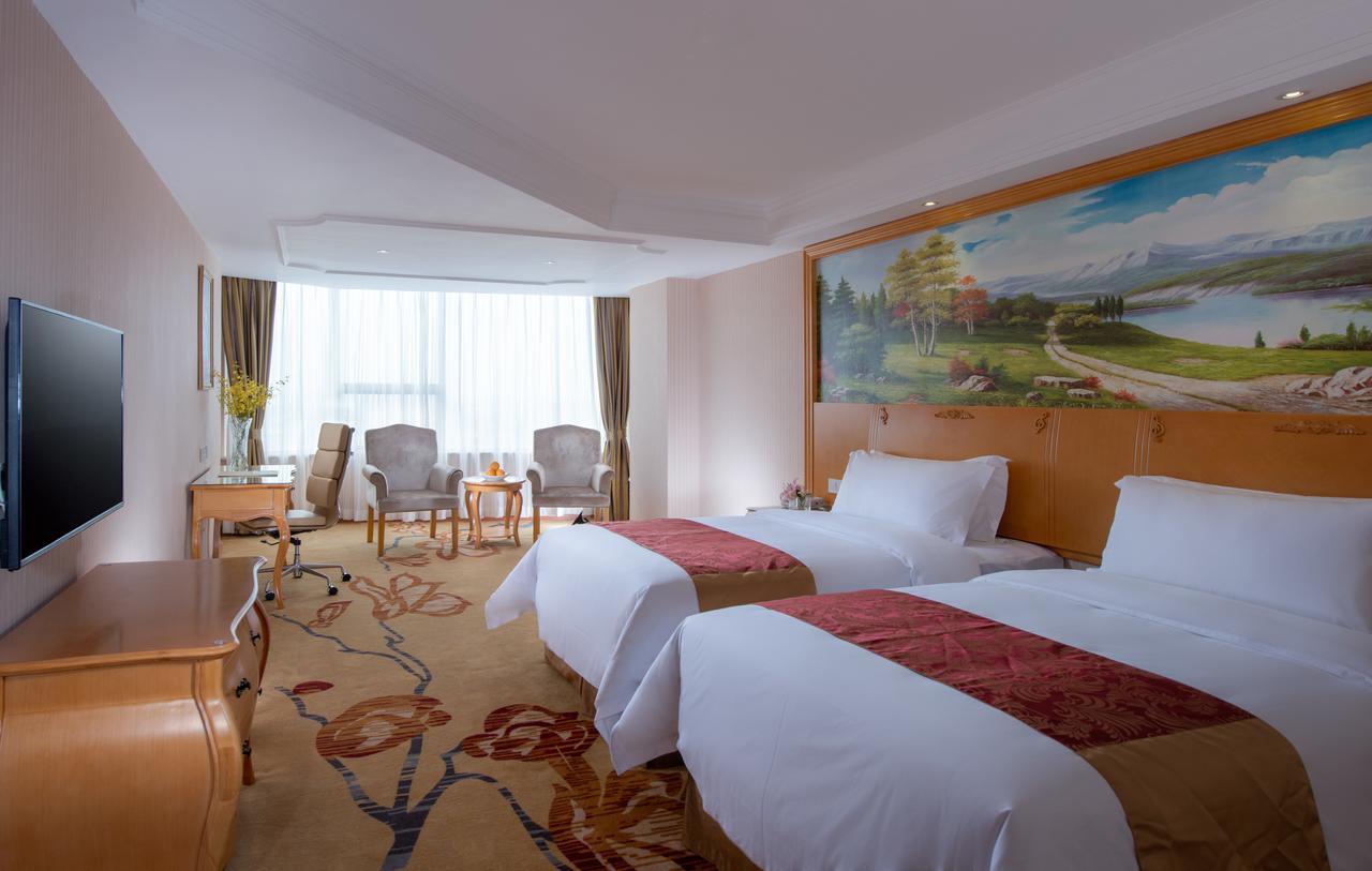 Vienna Hotel Guangzhou Airport Exteriör bild