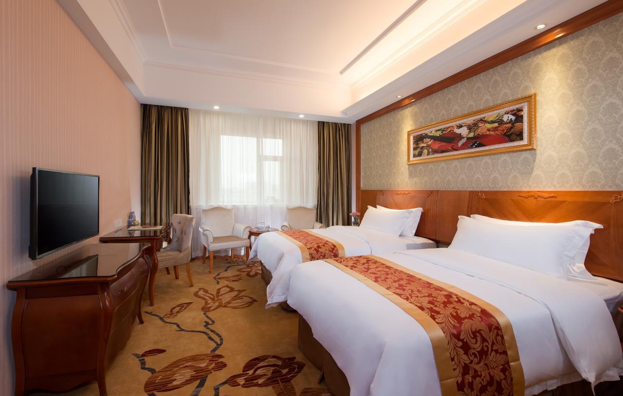 Vienna Hotel Guangzhou Airport Exteriör bild