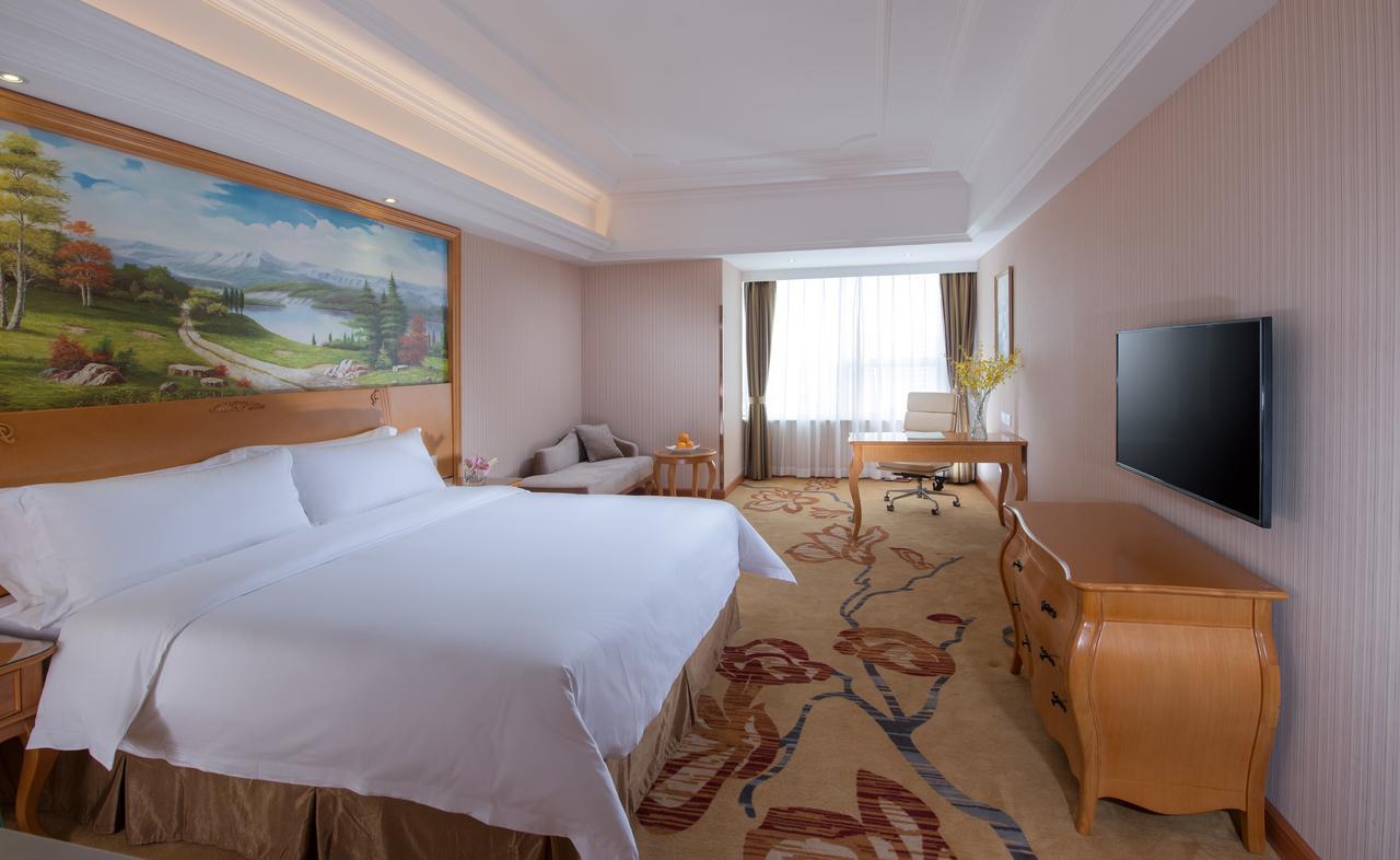 Vienna Hotel Guangzhou Airport Exteriör bild