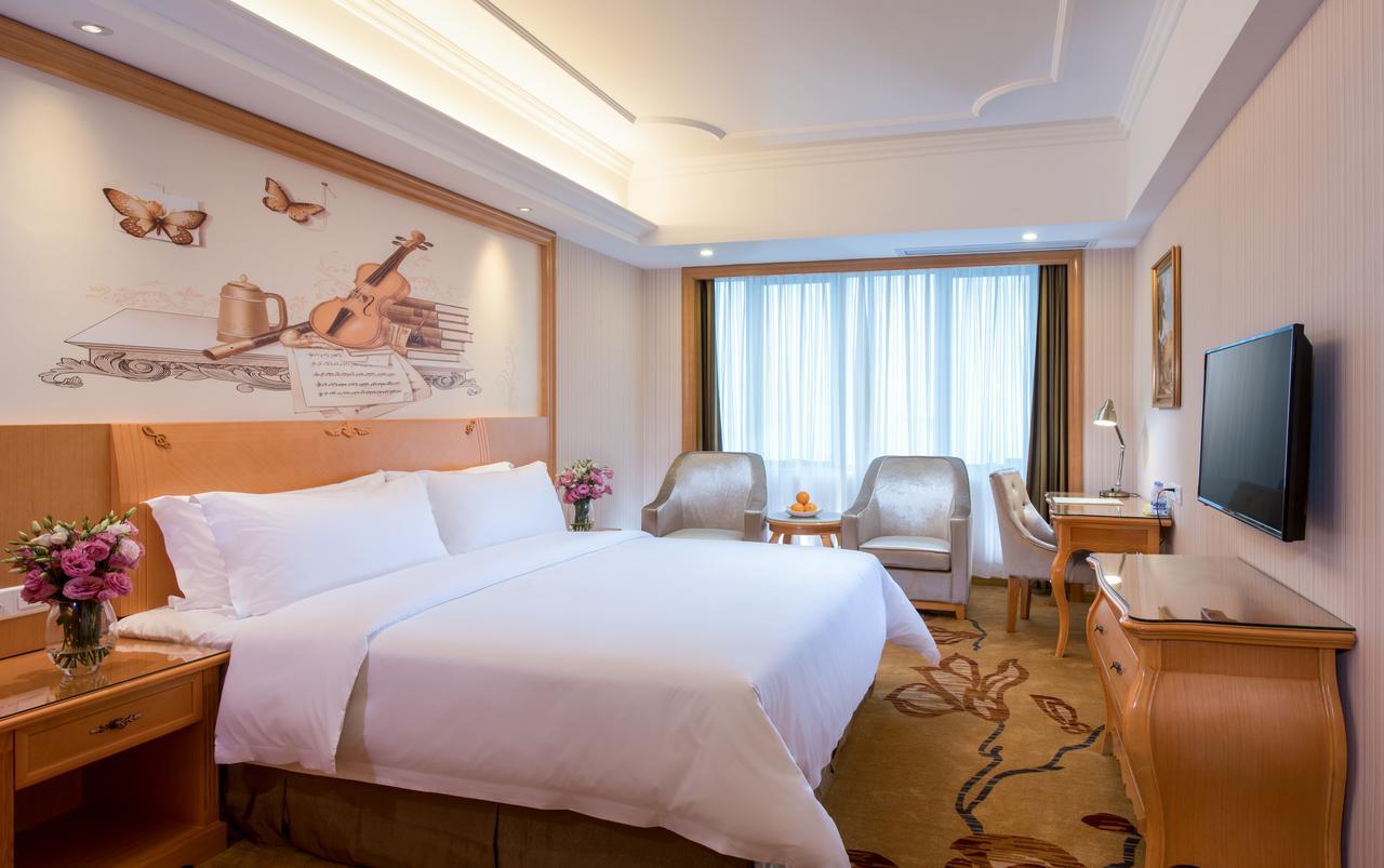 Vienna Hotel Guangzhou Airport Exteriör bild
